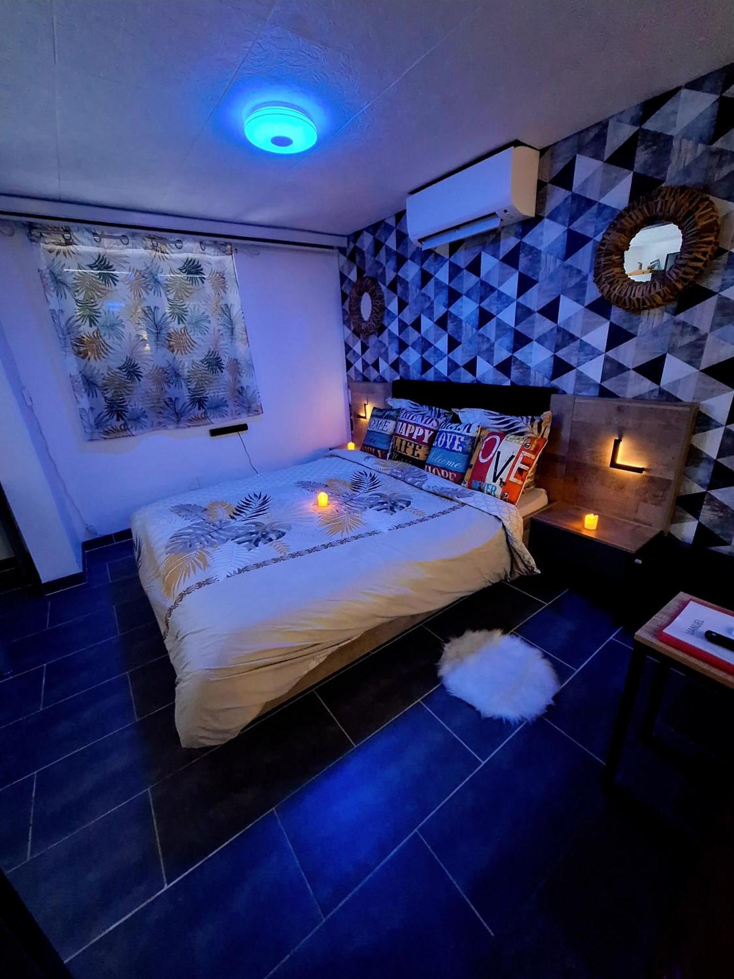 Les Charmes-Balneotherapie-Videoprojecteur-Netflix Baume-les-Dames Εξωτερικό φωτογραφία